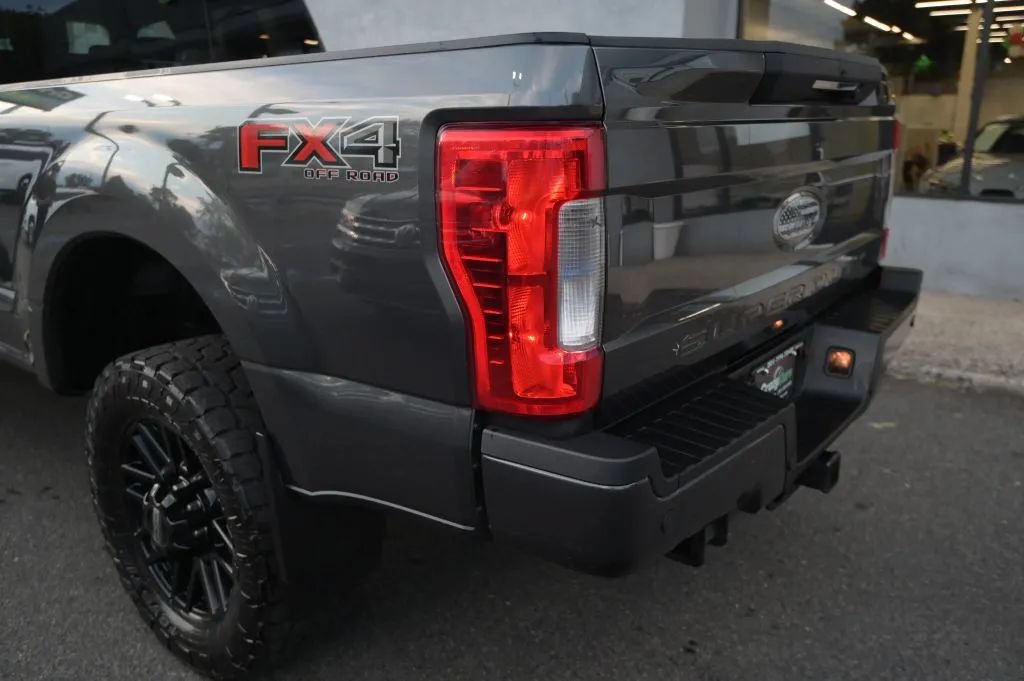 Used 2019 Ford F350 Lariat w/ Lariat Ultimate Package AWD/4WD image 17