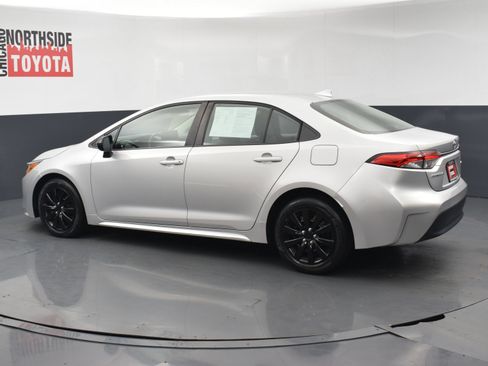 Used 2023 Toyota Corolla LE FWD image 2