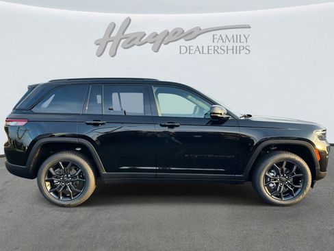 New 2025 Jeep Grand Cherokee Limited image 3