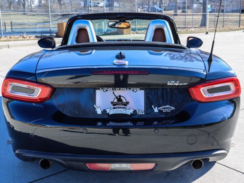 Used 2017 FIAT 124 Spider Lusso RWD image 18