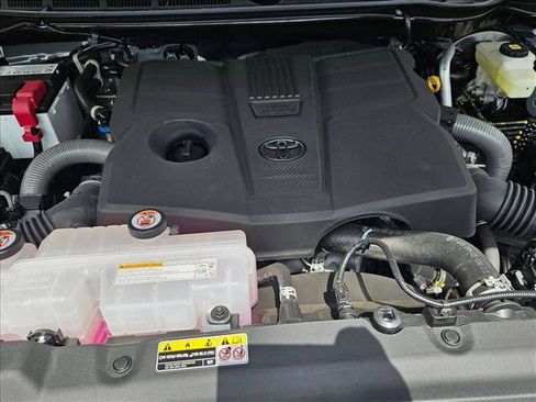 New 2025 Toyota Tundra Limited image 15