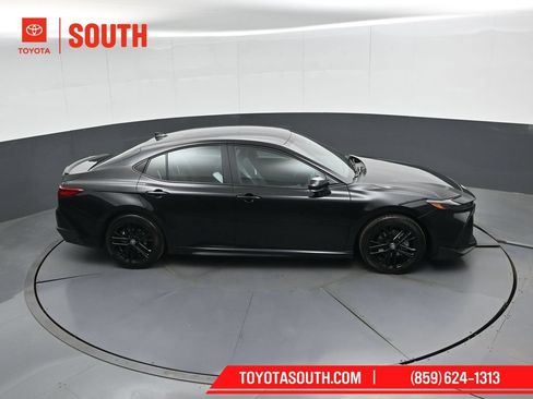 Used 2026 Toyota Camry SE FWD image 43
