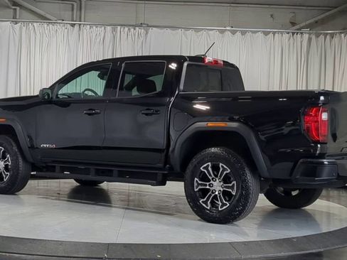 Used 2023 GMC Canyon AT4 w/ AT4 Premium Package AWD/4WD image 6