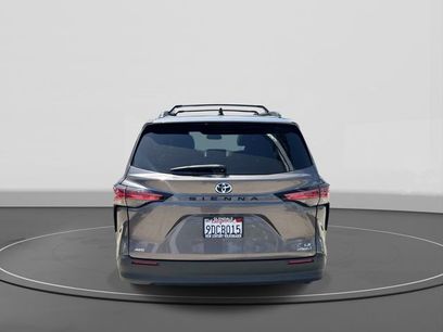 Used 2022 Toyota Sienna LE w/ LE Plus Package