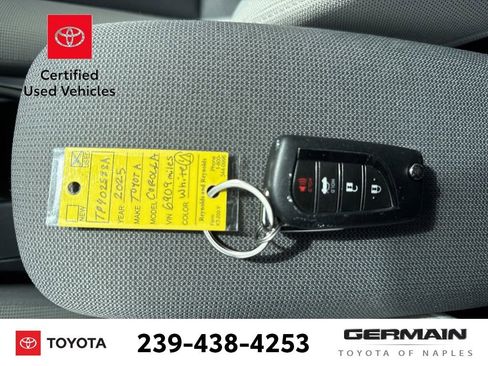 Used 2025 Toyota Corolla LE image 21