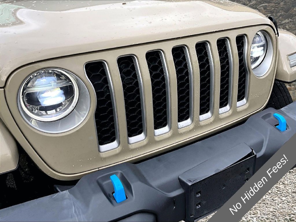 Used 2022 Jeep Wrangler Unlimited Sahara w/ Cold Weather Group AWD/4WD image 23