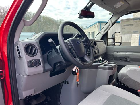 New 2026 Ford E-350 and Econoline 350 Super Duty w/ Interior Upgrade Package RWD image 43
