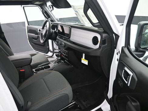 New 2026 Jeep Gladiator Sport image 17