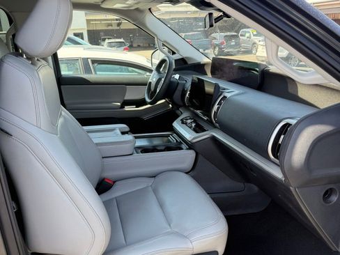 Used 2025 Ford Expedition Active AWD/4WD image 11