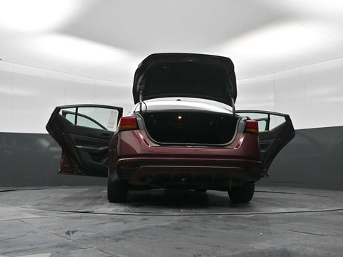 Used 2024 Nissan Altima 2.5 SV image 41