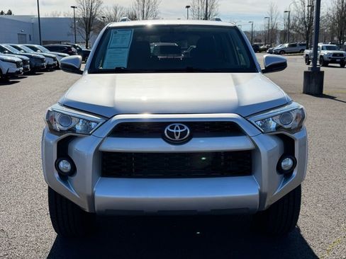 Used 2017 Toyota 4Runner SR5 AWD/4WD image 3
