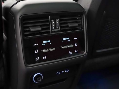 Certified 2026 Porsche Cayenne E-Hybrid Coupe AWD/4WD image 18