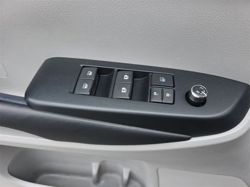 Used 2017 Toyota Highlander XLE image 33