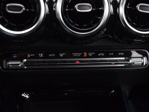 Certified 2022 Mercedes-Benz GLB 250 4MATIC image 27