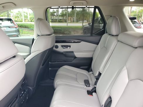 Used 2024 Honda Pilot EX-L image 13