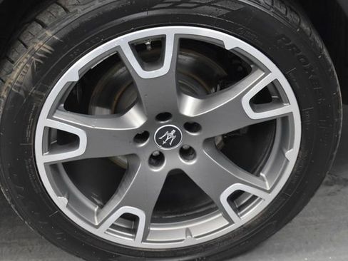 Used 2023 Maserati Levante Modena image 19