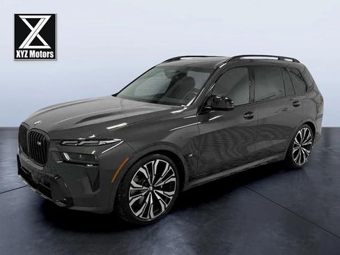 Used 2023 BMW X7 M60i image 1