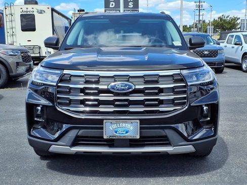 New 2026 Ford Explorer Active w/ Active Comfort Package RWD image 2