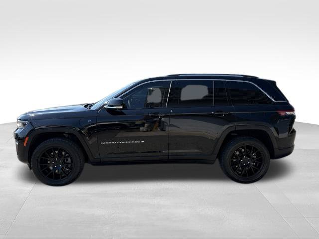 Used 2022 Jeep Grand Cherokee Limited 4xe w/ Luxury Tech Group II AWD/4WD image 12