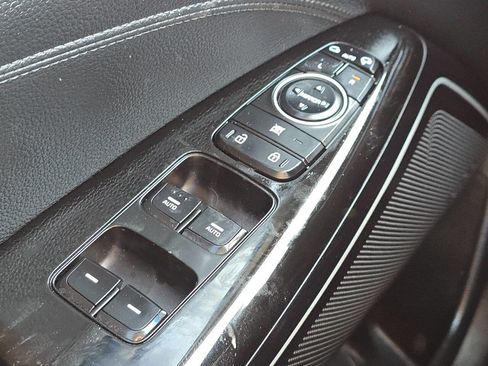 Used 2017 Kia Cadenza Premium w/ Luxury Package image 26