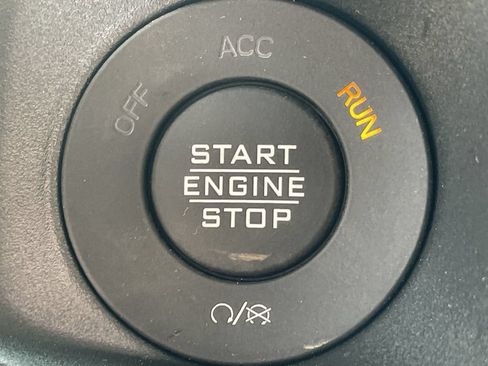 New 2025 Jeep Gladiator Sport AWD/4WD image 19