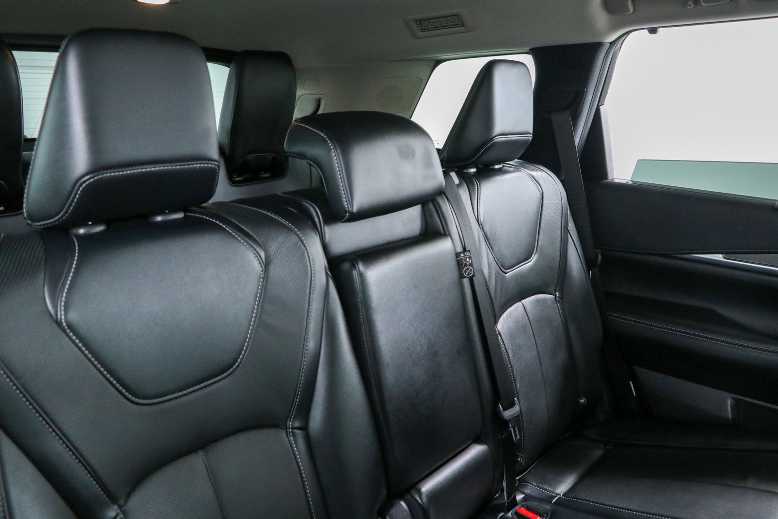 Used 2023 INFINITI QX60 Luxe w/ Cargo Package AWD/4WD image 29