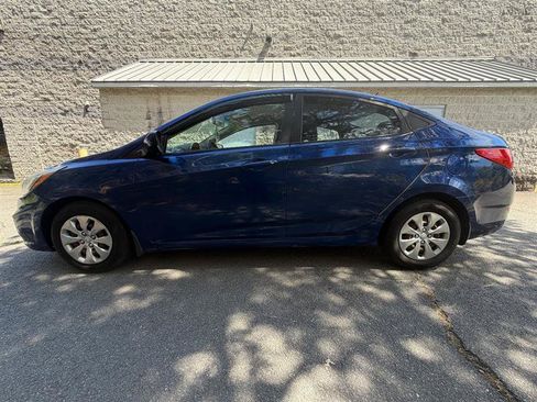 Used 2016 Hyundai Accent SE w/ Option Group 02 FWD image 4