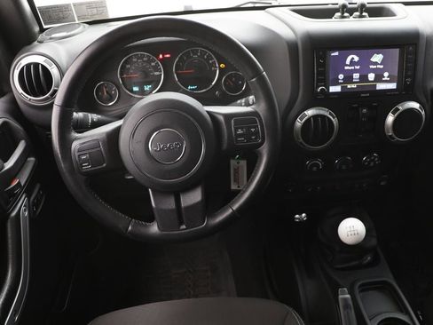 Used 2017 Jeep Wrangler Unlimited Rubicon w/ Dual Top Group image 16