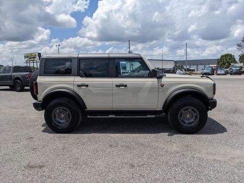 Used 2025 Ford Bronco Badlands w/ Sasquatch Package AWD/4WD image 3