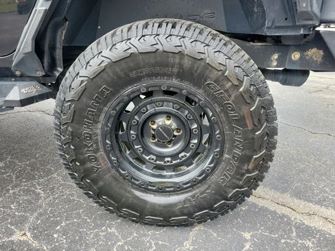 Used 2016 Jeep Wrangler Unlimited Sahara image 26