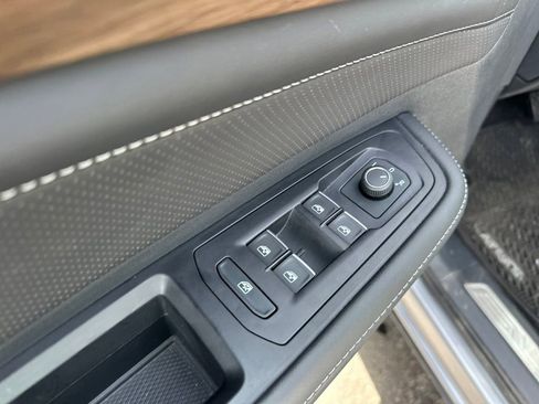 New 2025 Volkswagen Atlas SE image 12