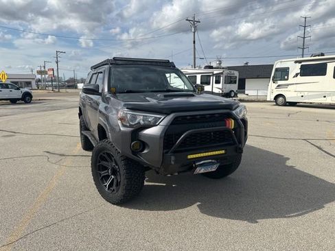 Used 2019 Toyota 4Runner TRD Off-Road image 6