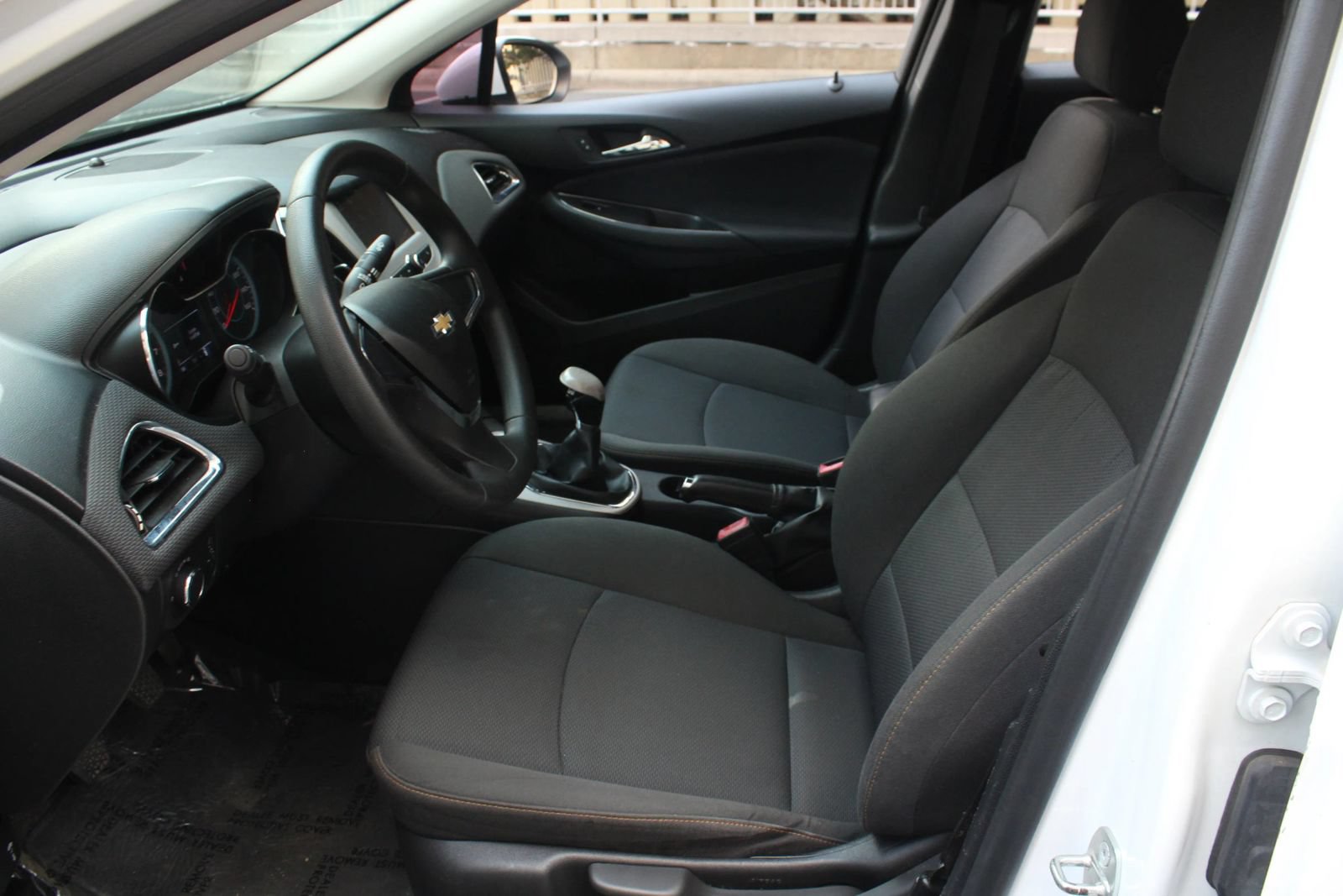 Used 2018 Chevrolet Cruze LS FWD image 13