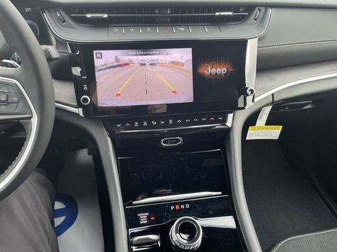 New 2026 Jeep Grand Cherokee Altitude AWD/4WD image 22