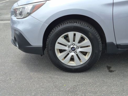 Used 2019 Subaru Outback 2.5i AWD/4WD image 13
