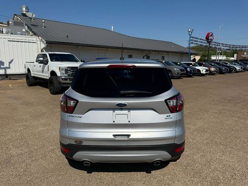 Used 2017 Ford Escape SE image 5