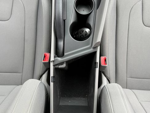 Used 2024 Hyundai Elantra SEL FWD image 27