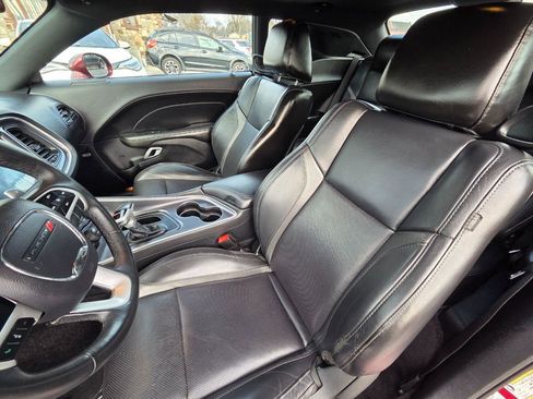 Used 2017 Dodge Challenger GT w/ Driver Convenience Group image 12