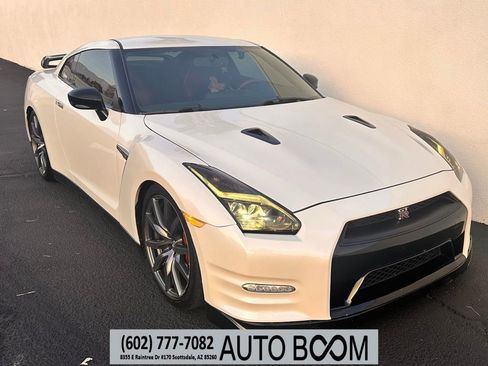 Used 2015 Nissan GT-R Premium AWD/4WD image 1