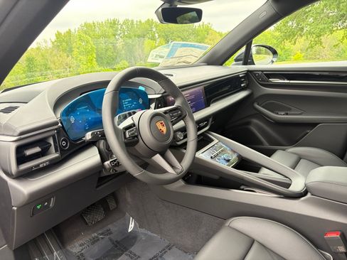 New 2026 Porsche Macan 4 Electric AWD/4WD image 12