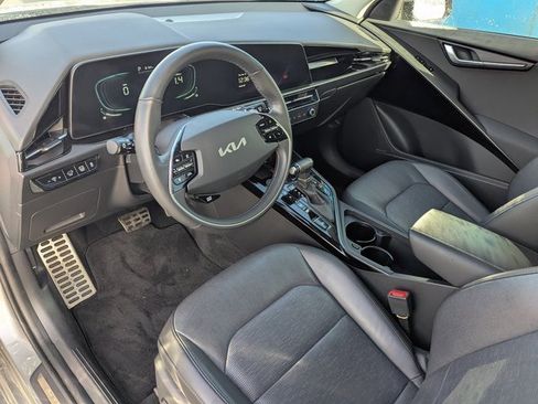 Used 2023 Kia Niro SX Touring image 25