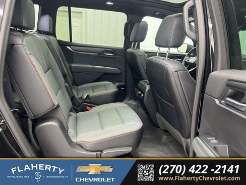 Used 2024 GMC Acadia AT4 w/ Luxury Package image 13