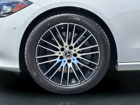 Used 2025 Mercedes-Benz C 300 Sedan image 35
