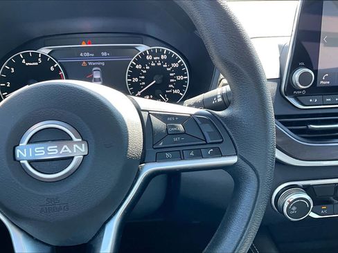 Used 2023 Nissan Altima 2.5 SV FWD image 24