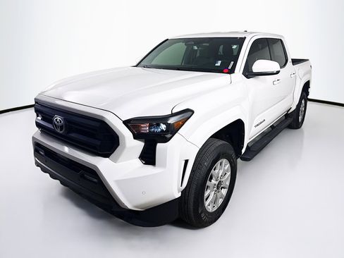 Used 2024 Toyota Tacoma SR5 image 4