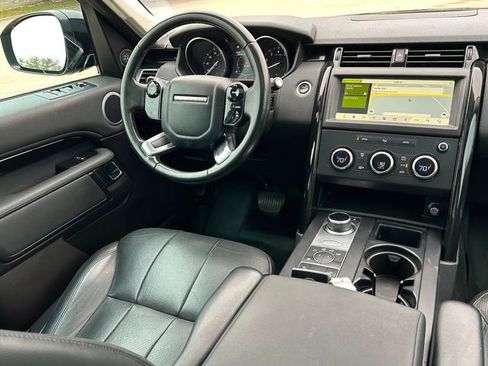 Used 2019 Land Rover Discovery SE image 20