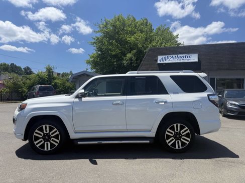 Used 2017 Toyota 4Runner Limited AWD/4WD image 5