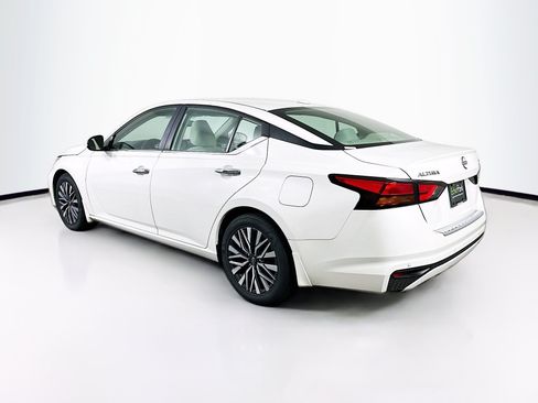 Used 2023 Nissan Altima 2.5 SV FWD image 5