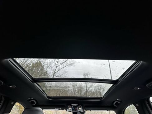 Used 2024 Jeep Grand Cherokee Overland image 23