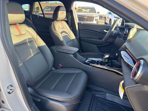 New 2026 Chevrolet Trax RS w/ Sunroof Package image 13